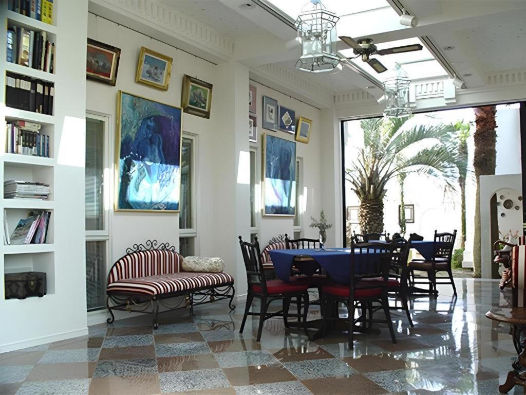 Arabian Art Hotel & Gallery Onjuku Exteriér fotografie