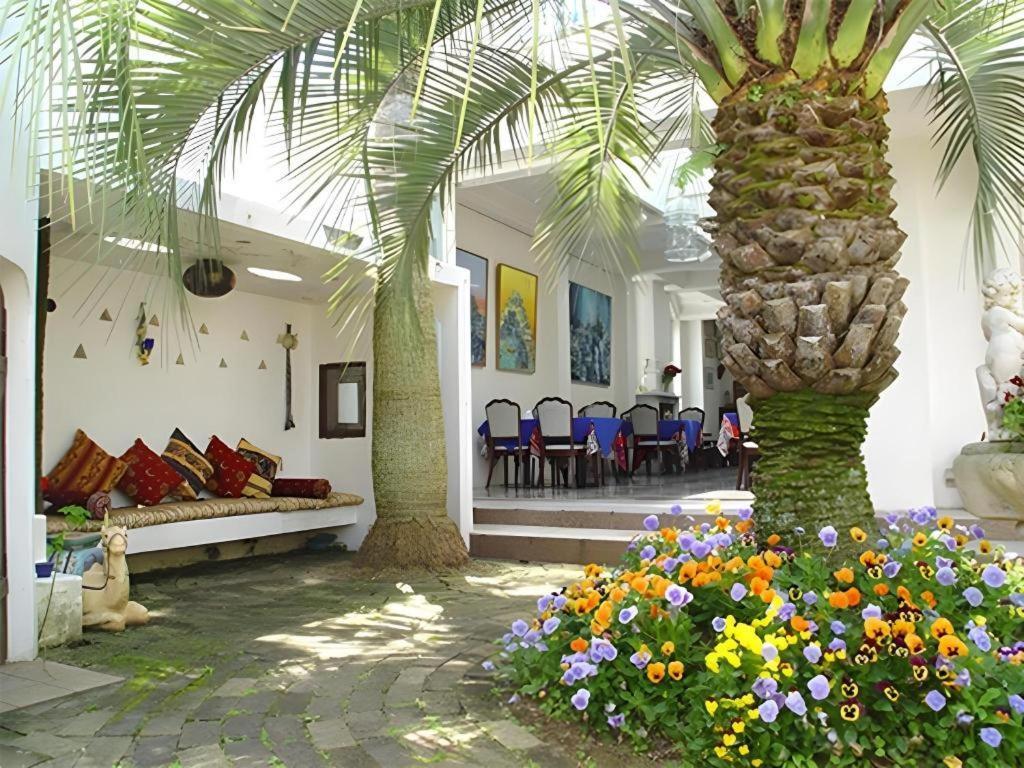 Arabian Art Hotel & Gallery Onjuku Exteriér fotografie